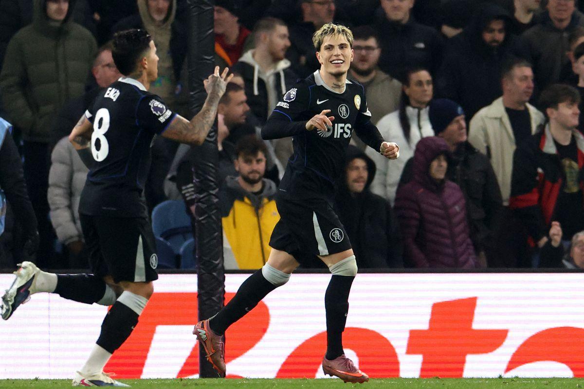 开云官网-态度大变！加纳乔在切尔西彻底蜕变，主帅直言被他征服