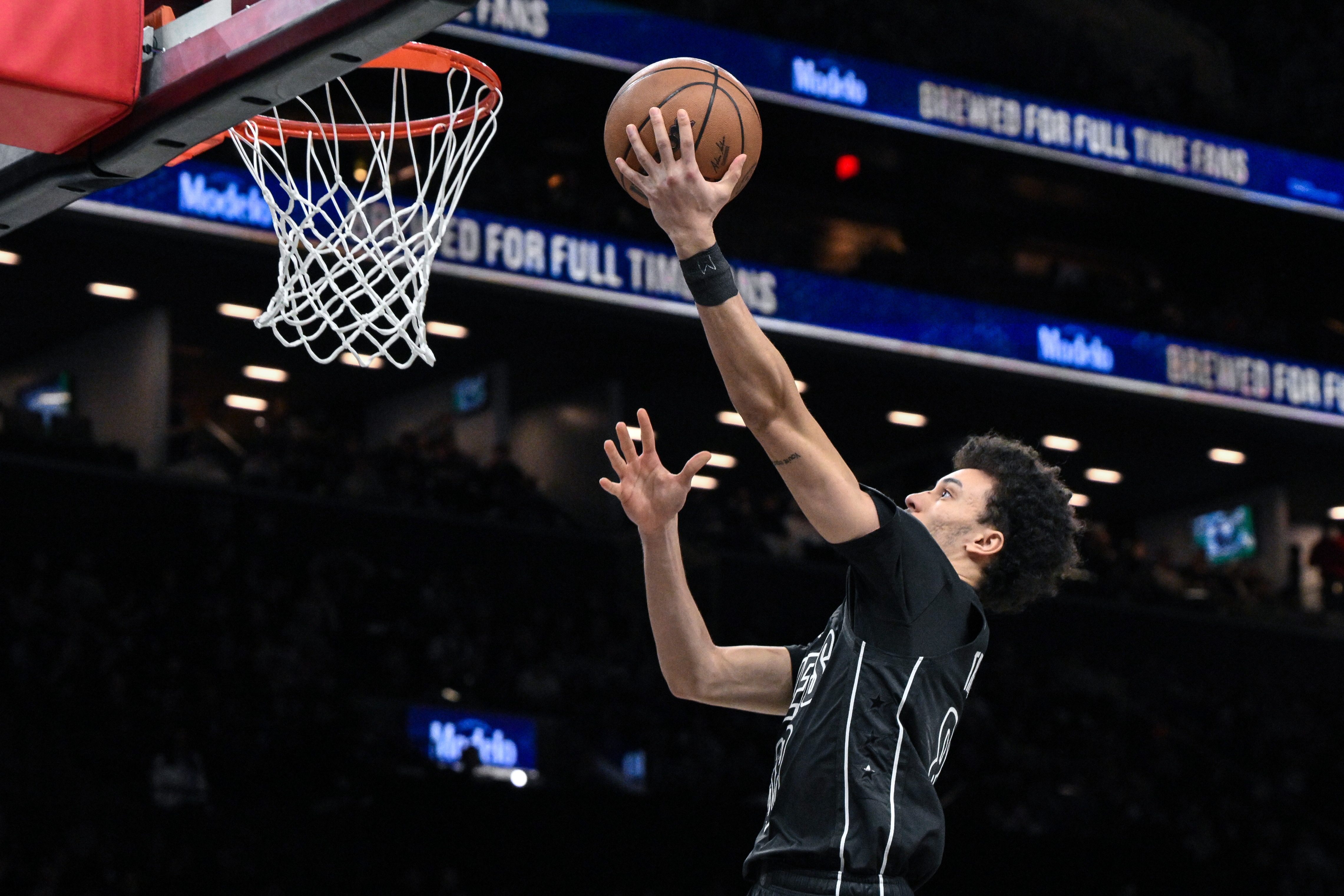 开云综合平台-末节独得10分！特拉奥雷18中7拿23分7助 三分11中5